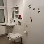 Lichtenberger For 6 People Appartement Berlin