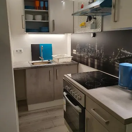 Lichtenberger For 6 People * Berlino