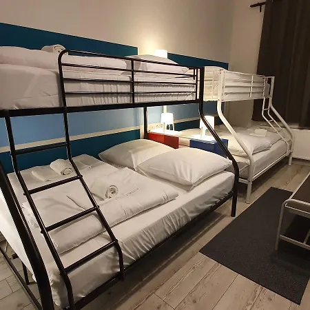 Central Lichtenberger For 6 People * Berlim