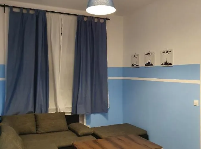 Lichtenberger For 6 People * Berlín