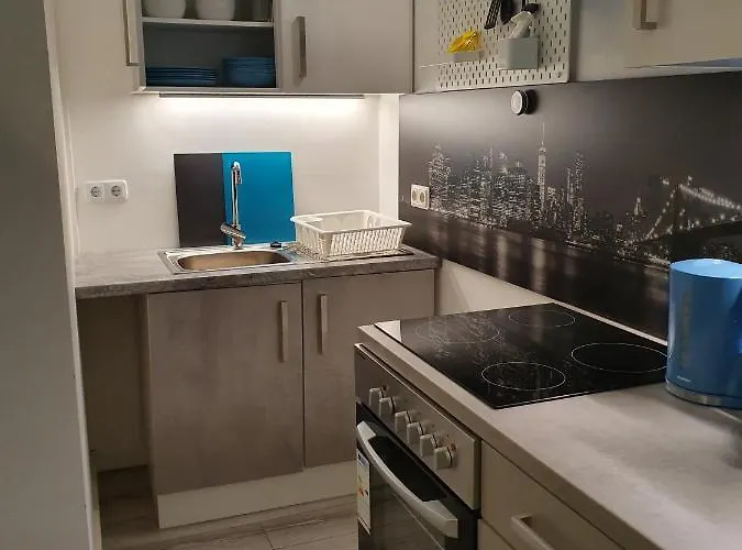 Lichtenberger For 6 People * Berlín